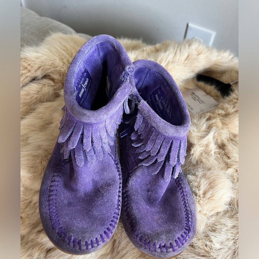 Minnetonka purple double fringe girls moccasins size 11 real leather